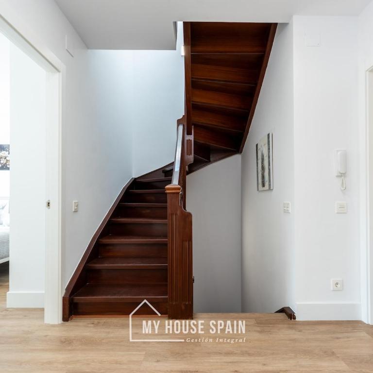 MyHouseSpain - Hermosa casa con jardín en Gijón - Casa de 5 dormitorios - 40