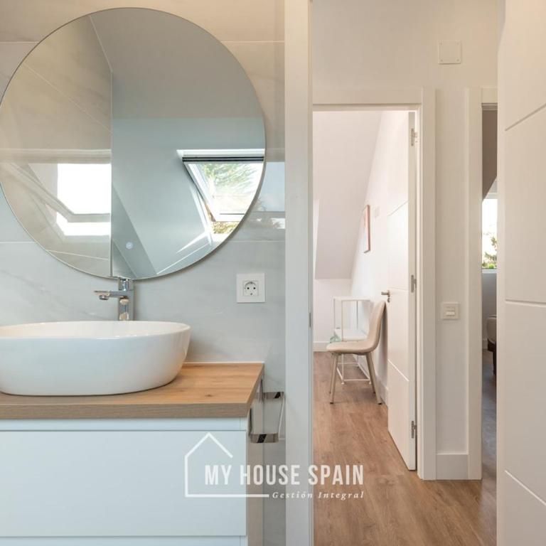 MyHouseSpain - Hermosa casa con jardín en Gijón - Casa de 5 dormitorios - 46