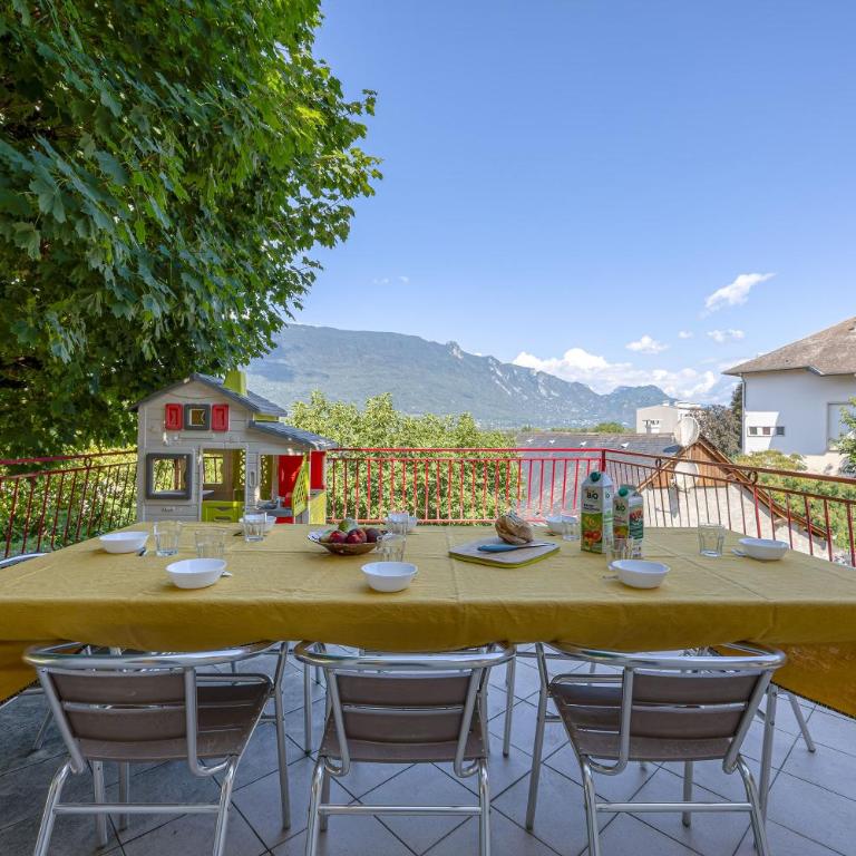 Le Gîte La Pierre Pons - vue montagne - Maison 3 Chambres - 1
