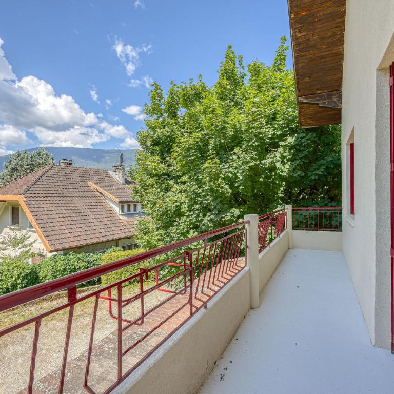 Le Gîte La Pierre Pons - vue montagne - Maison 3 Chambres - 16