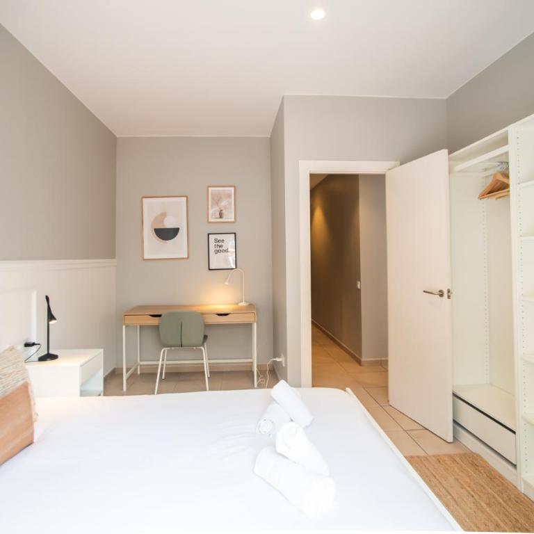 P1MAL1091- Fantastic 3bed steps away from Sagrada - Three-Bedroom Apartment - 9