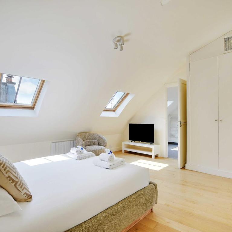 Apt a c 3BR 6P - Saint-Lazare Les Champs Elysée - Three-Bedroom Apartment - 13