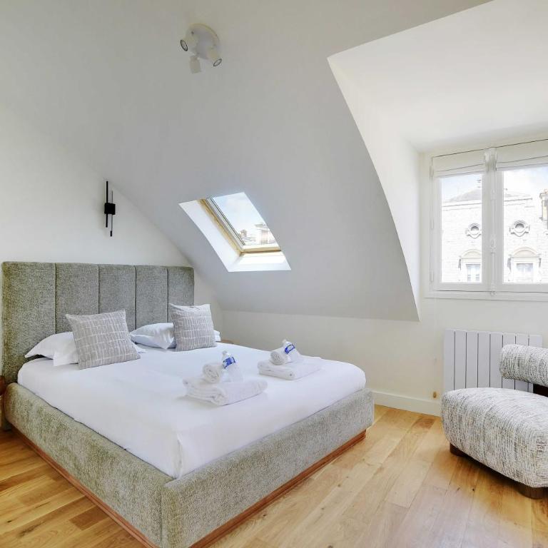Apt a c 3BR 6P - Saint-Lazare Les Champs Elysée - Three-Bedroom Apartment - 4