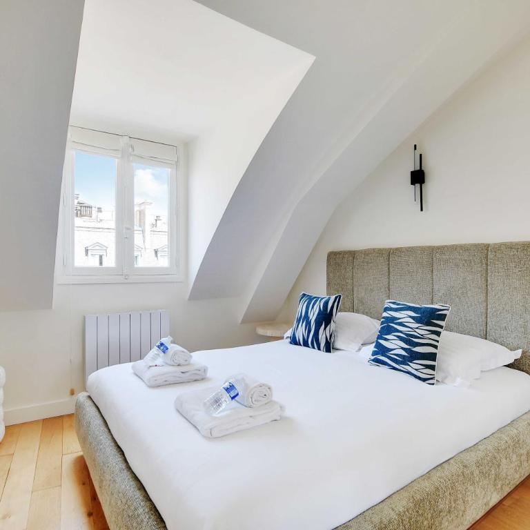 Apt a c 3BR 6P - Saint-Lazare Les Champs Elysée - Three-Bedroom Apartment - 20