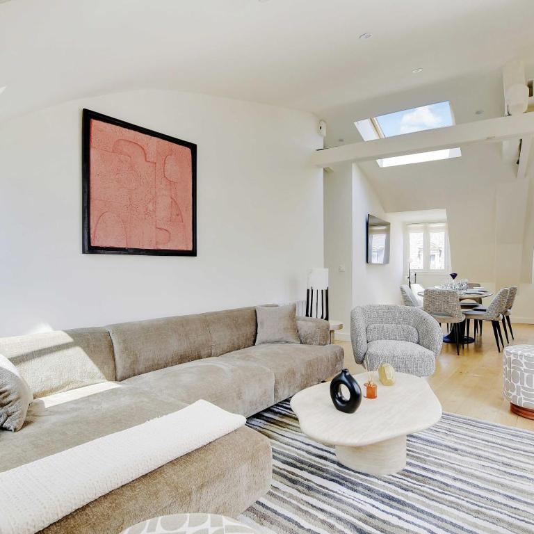 Apt a c 3BR 6P - Saint-Lazare Les Champs Elysée - Three-Bedroom Apartment - 1
