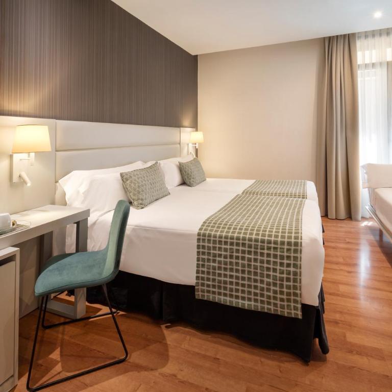 Catalonia Plaza Mayor Salamanca - Habitación Triple - 5