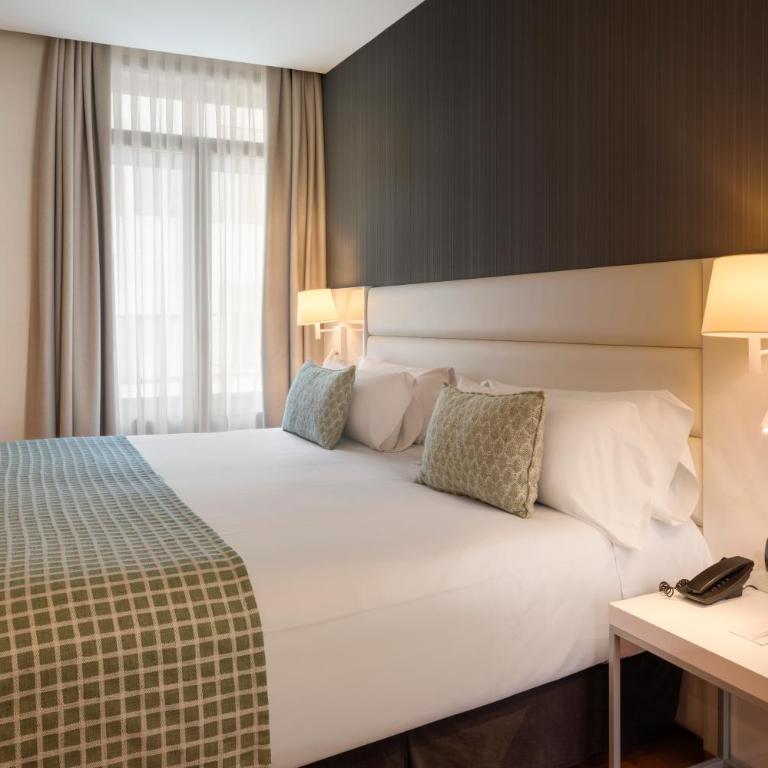 Catalonia Plaza Mayor Salamanca - Habitación Doble Superior (2 adultos y 2 niños) - 1