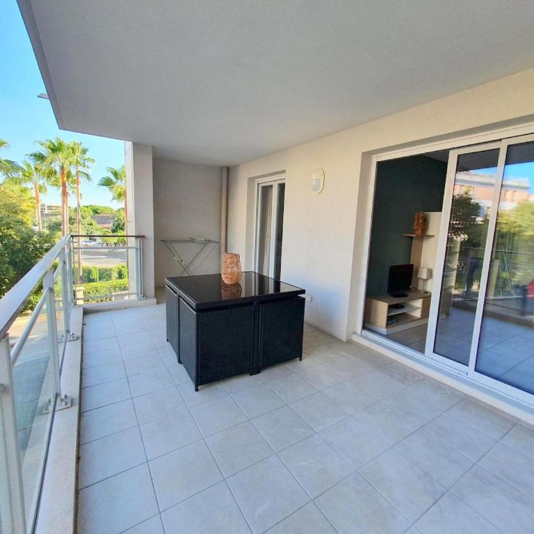 2P pour 4 personnes grande terrasse avec lit parapluie piscine sur le toit et parking en sous-sol - Apartment mit 1 Schlafzimmer - 10