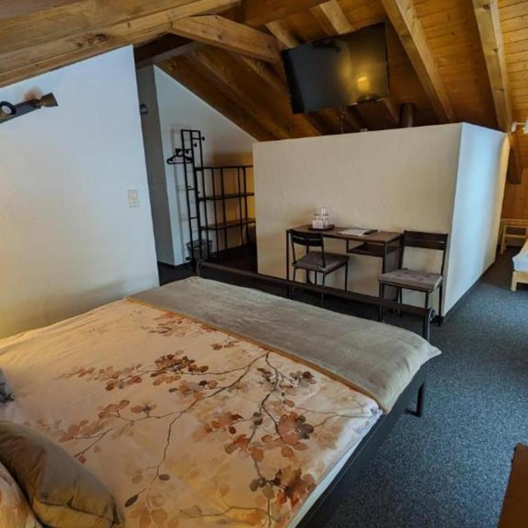 Hotel Beau-Séjour - Deluxe Vierbettzimmer - 8