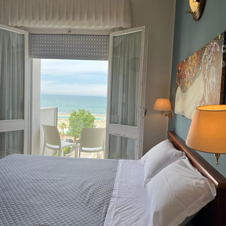 Hotel Avana Fronte Mare - Camera Matrimoniale con Vista Mare - 10