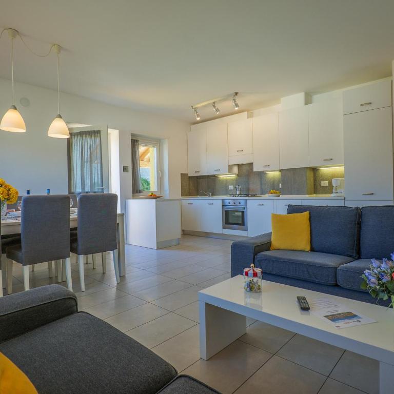 Rose Gialla Pastella Terrassen Ferienwohnung OG - Appartamento con Vista Montagna - 9