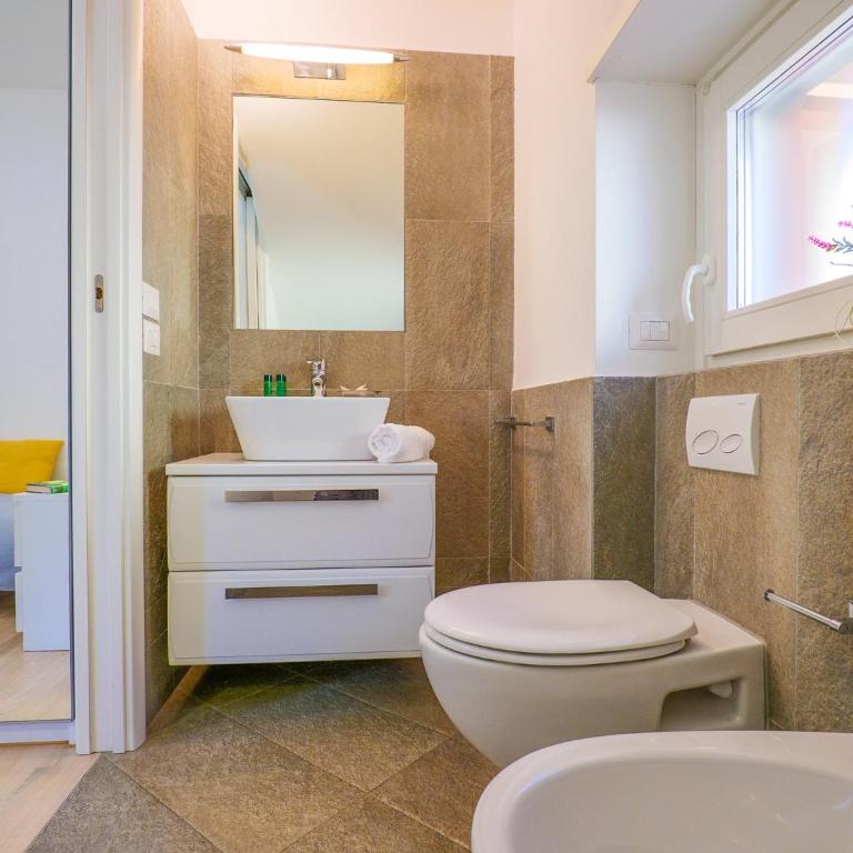 Rose Rossa Roselina Terrassen Ferienwohnung OG - Appartamento con Vista Montagna - 15