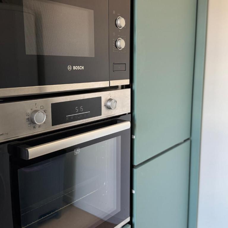 Calme & spacieux - 6 pers, parking privé, métro 5min direct centre-ville, checkIn autonome, wifi- idéal sejour pro, touristique, entre amis ou famille - Three-Bedroom Apartment - 9