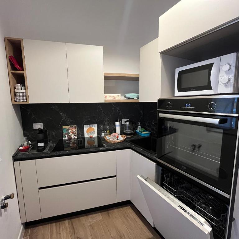 Flat in centro storico La casa di Luna - Appartamento con 2 Camere da Letto - 14