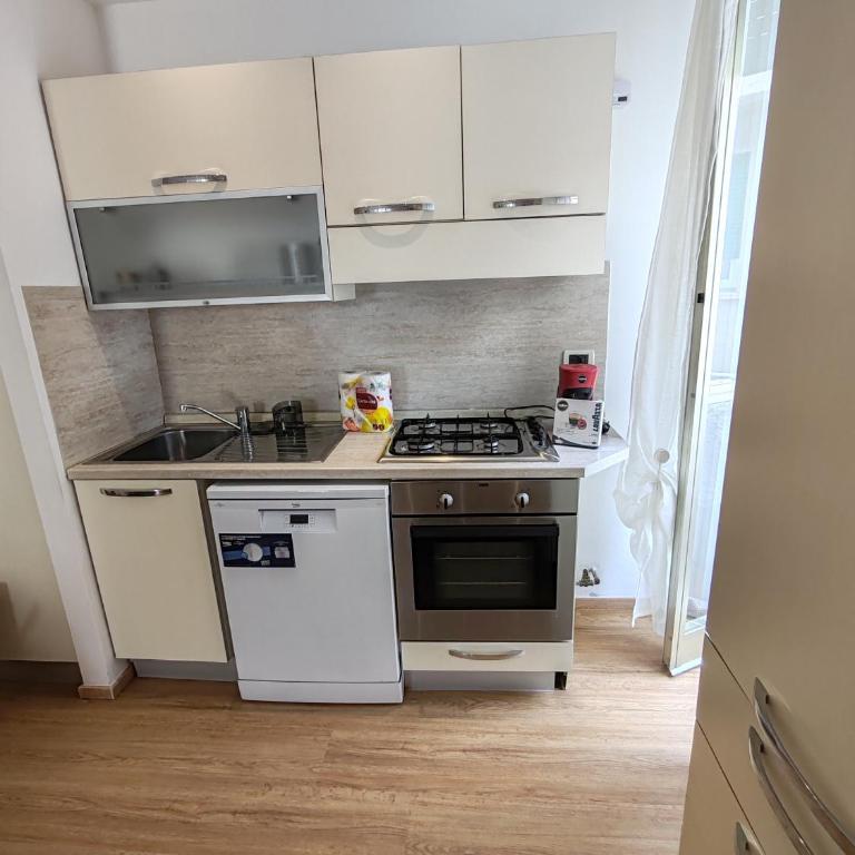LaPerlaBianca - Appartamento con 2 Camere da Letto e Vista Città - 8