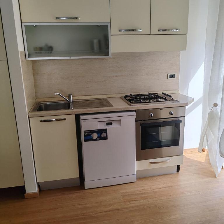 LaPerlaBianca - Appartamento con 2 Camere da Letto e Vista Città - 10