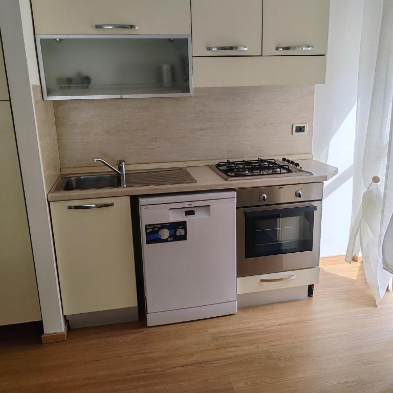 LaPerlaBianca - Appartamento con 2 Camere da Letto e Vista Città - 13