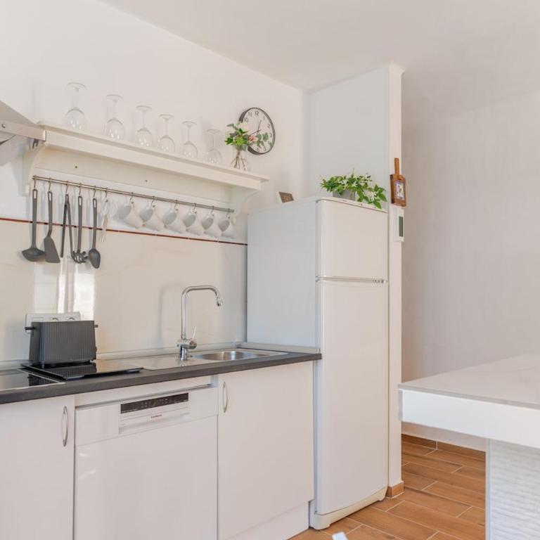 Amanecer Breia Apartment - Two-Bedroom Apartment - 19