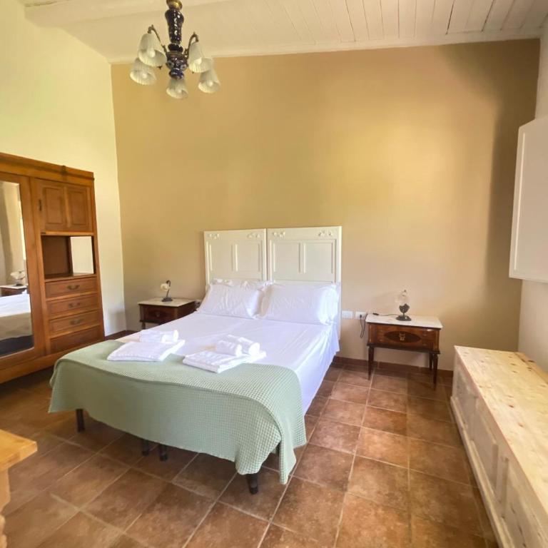 Masseria Zanzara - Family Room with Patio - 16