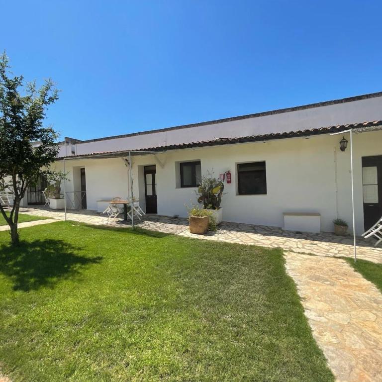 Masseria Zanzara - Family Room with Patio - 19