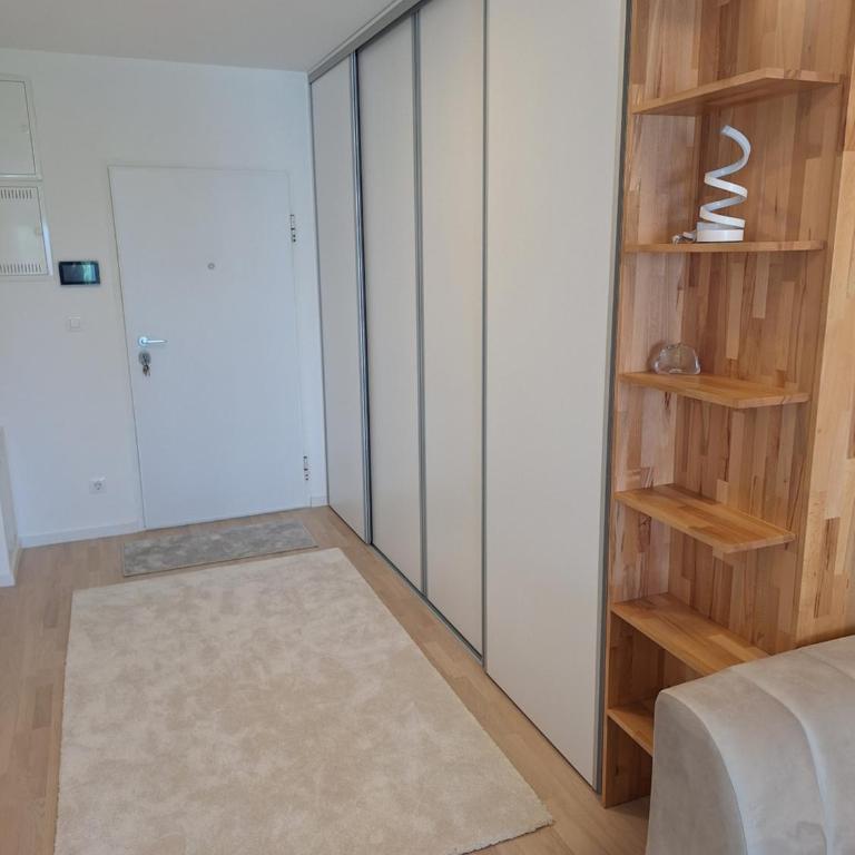 Sunset Dream Apartment -- 2 minutes from the Airport - Apartman sa 1 Spavaćom Sobom - 14