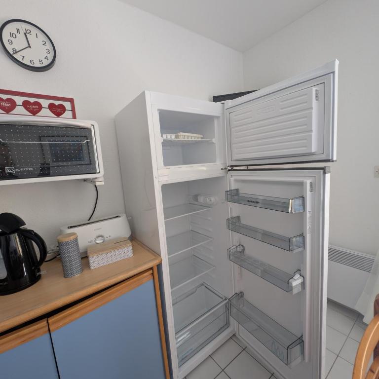 Meublé de tourisme 3 Etoiles CAP HORN, Vue mer, parking privé, plage à 50m - One-Bedroom Apartment - 12