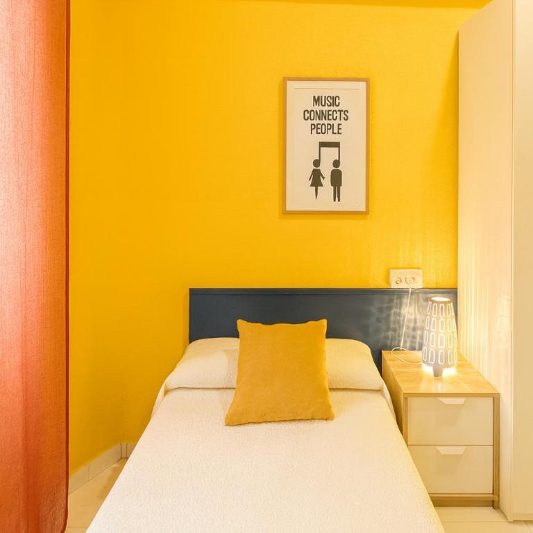 Casa Antares - Single Room with Shared Bathroom - 1