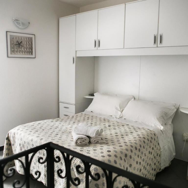 Gianna Rooms - Camera Matrimoniale con Bagno Privato - 2