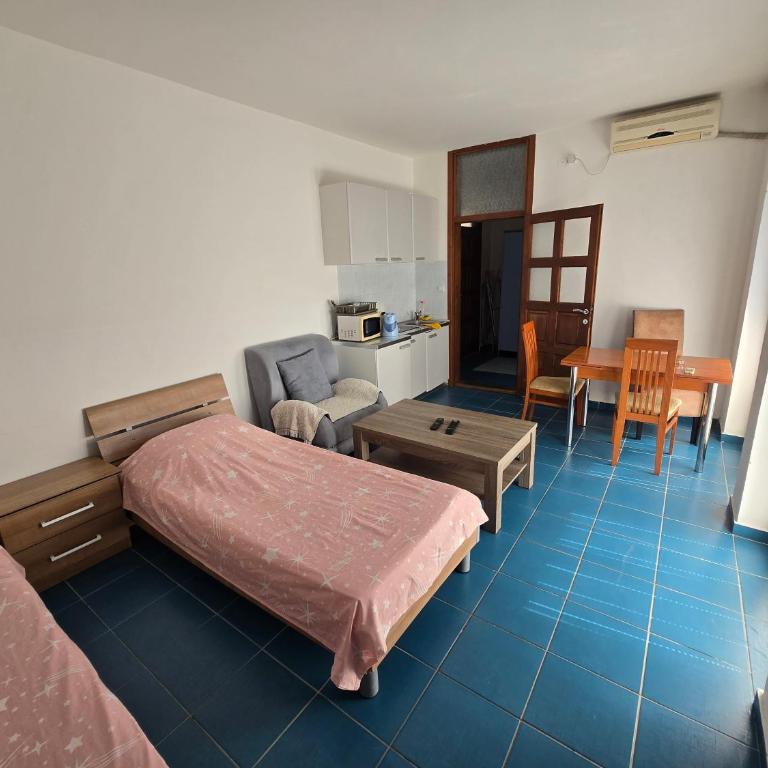 Villa Relax Apartments - Trokrevetna Soba sa Kupatilom - 10