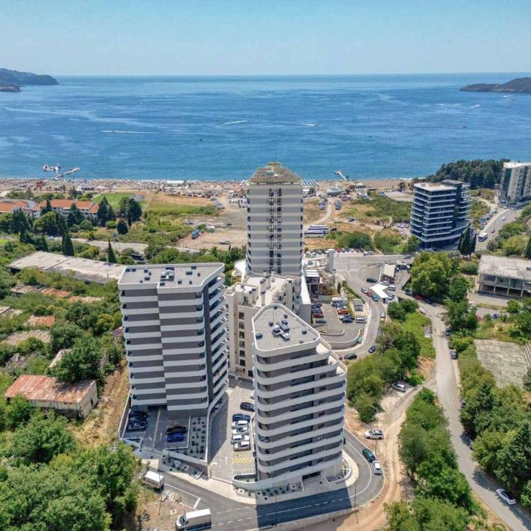 Twin Towers LT Luxury - One-Bedroom Apartment - 1