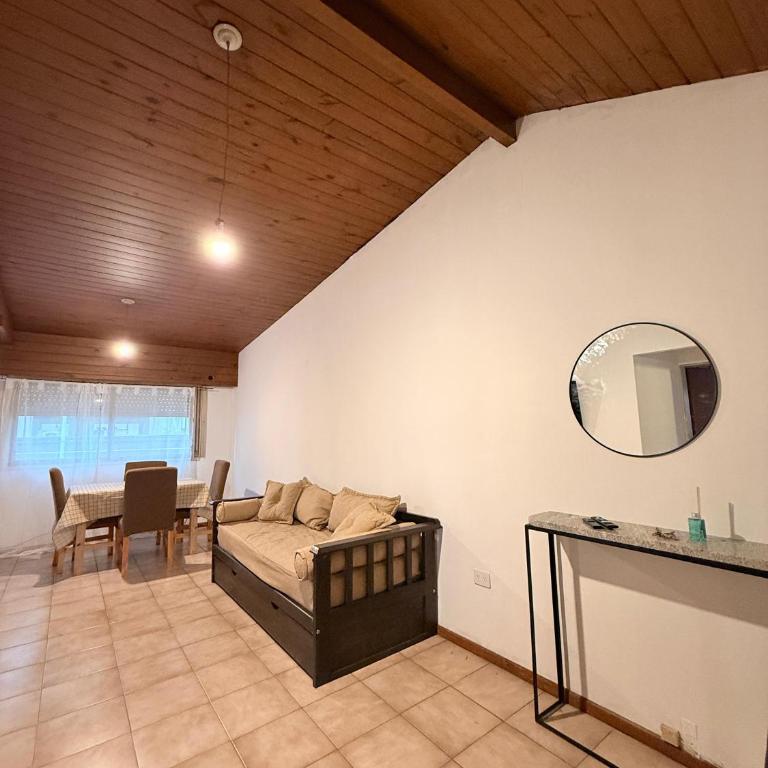 Espacioso Departamento en Microcentro con Cochera - One-Bedroom Apartment - 1