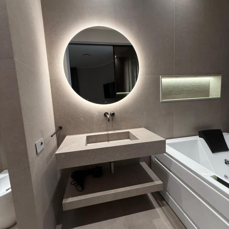 Leopoldo Suites - Appartamento con 1 Camera da Letto e Vasca Idromassaggio - 11