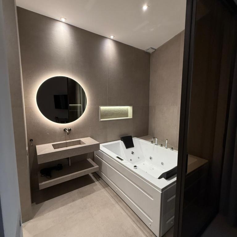 Leopoldo Suites - Appartamento con 1 Camera da Letto e Vasca Idromassaggio - 23