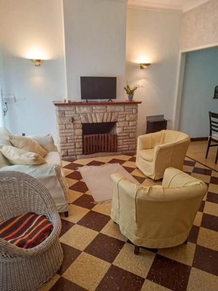 Chalet familiar en Los Troncos, a pasos de Playa Grande y Varese - Casa de 3 dormitorios - 3
