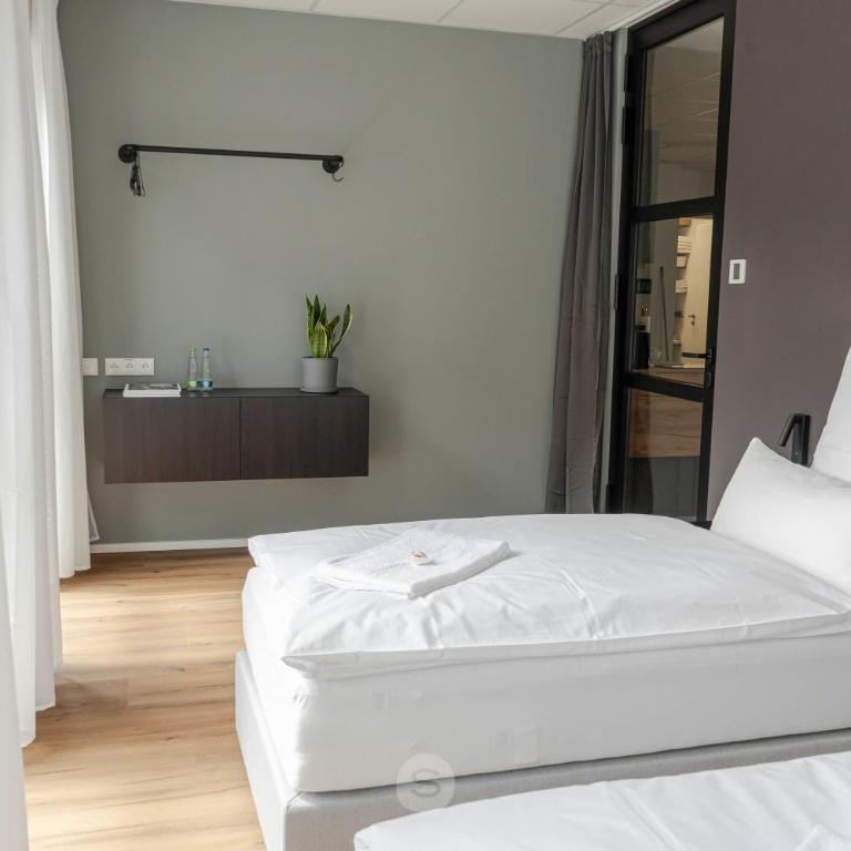 Suite Apartments Nürnberg - Apartment with Terrace - 2