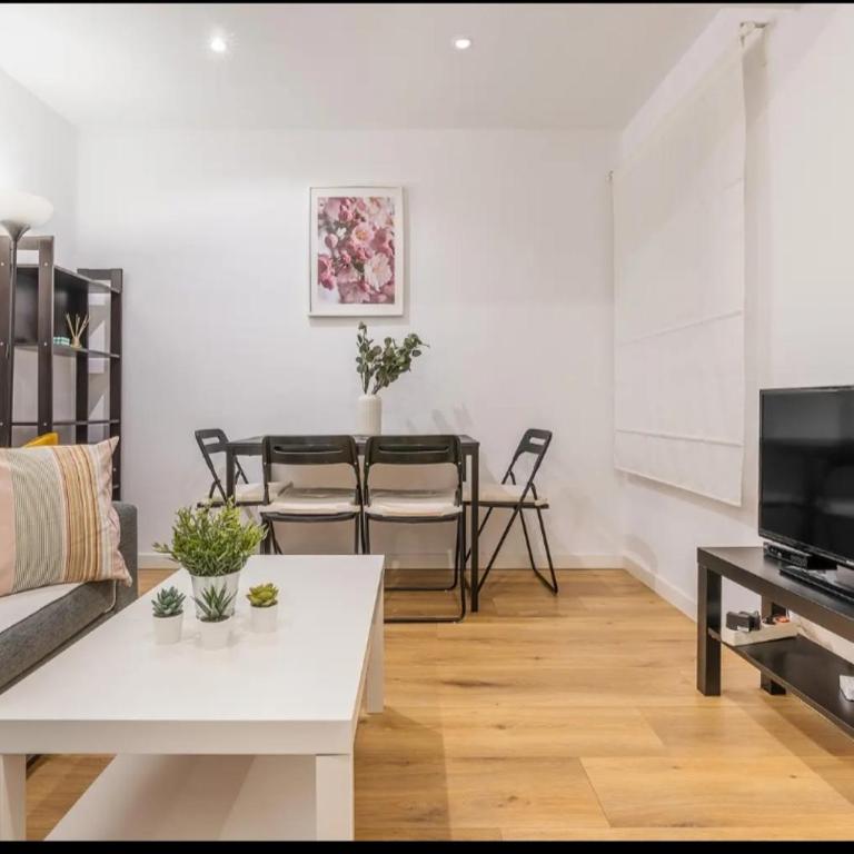 Apartamento céntrico en Granada con garaje gratis. - Two-Bedroom Apartment - 13