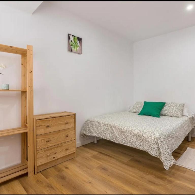 Apartamento céntrico en Granada con garaje gratis. - Two-Bedroom Apartment - 7