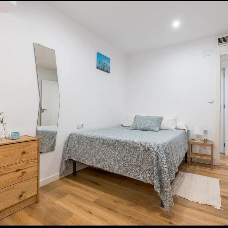 Apartamento céntrico en Granada con garaje gratis. - Two-Bedroom Apartment - 4