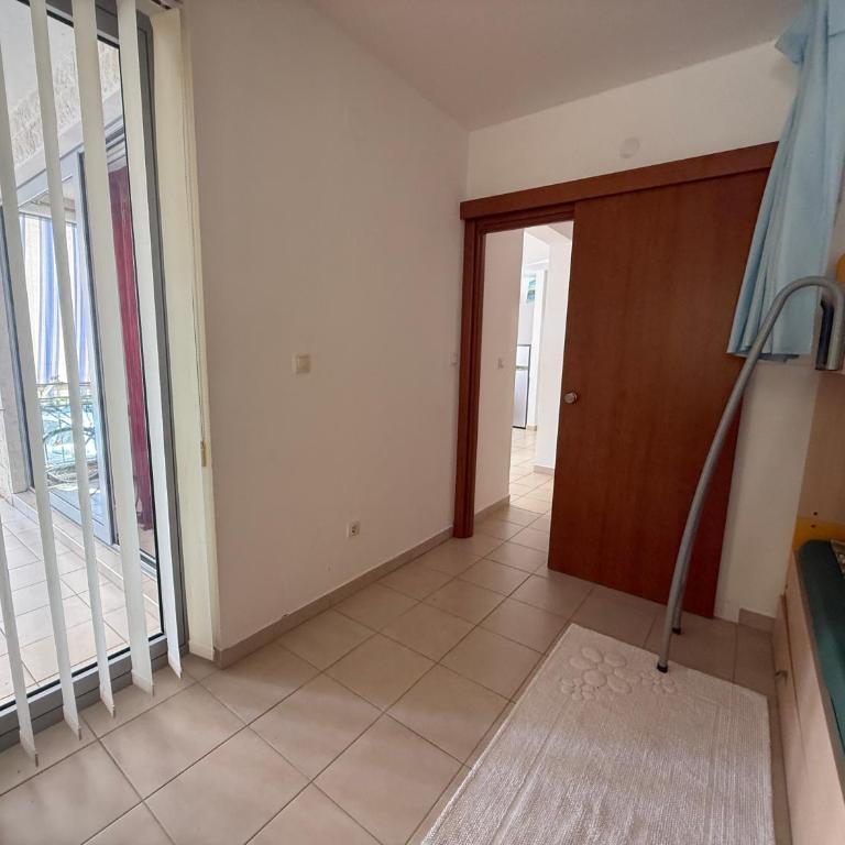 Breeze Apartment with pool - Two-Bedroom Apartment - 14