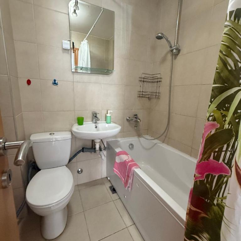 Breeze Apartment with pool - Two-Bedroom Apartment - 11