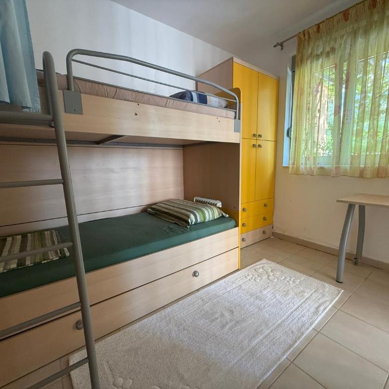Breeze Apartment with pool - Two-Bedroom Apartment - 12
