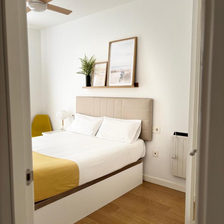 LUMINOSO APARTAMENTO en el centro de Cádiz - Apartamento de 2 dormitorios - 3