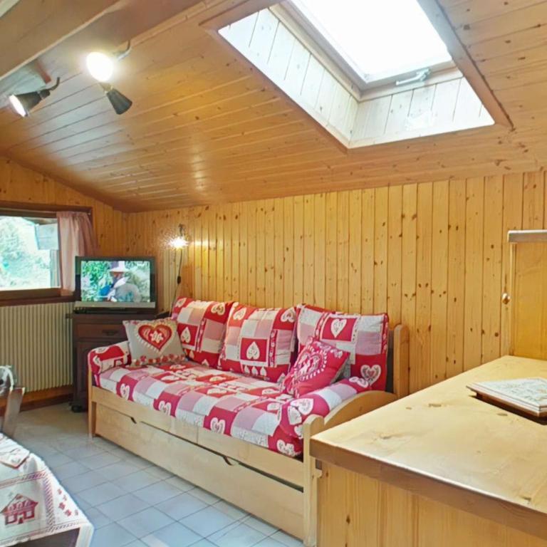 Appartement ensoleillé 2 étoiles, 6 couchages, proche pistes, balcon sud, navette ski - FR-1-241-94 - Apartment (6 Erwachsene) - 6