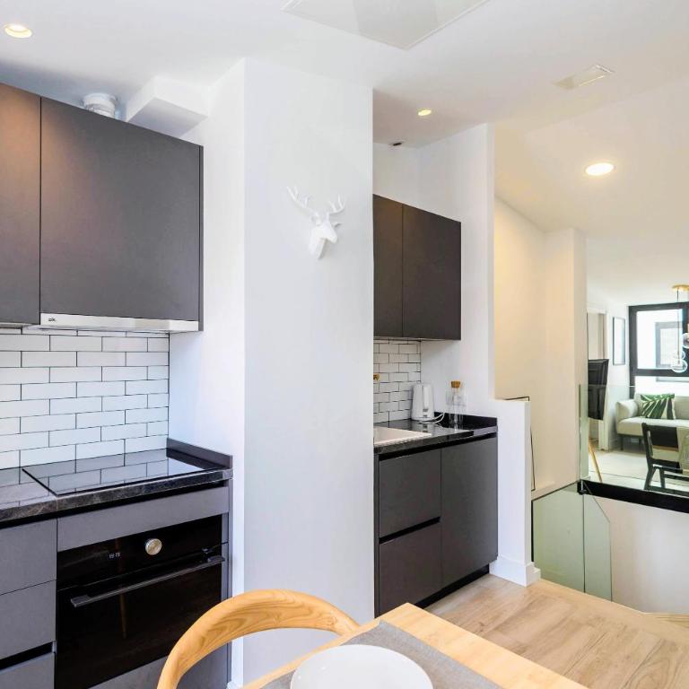 3BR Portview Luxury Penthouse & Terrace - Apartamento de 2 dormitorios con balcón y vistas al mar - 11