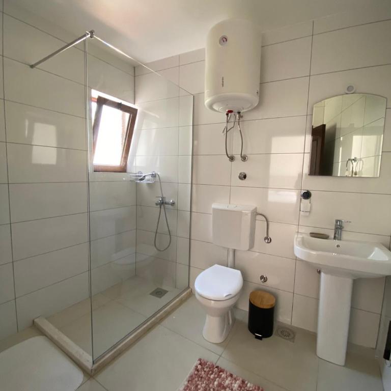 Guesthouse Nesa - Double or Twin Room with Balcony - 20