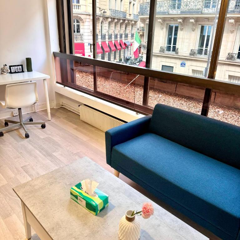 Le Berri Chic Studio-Steps from Champs-Élysées - One-Bedroom Apartment - 11