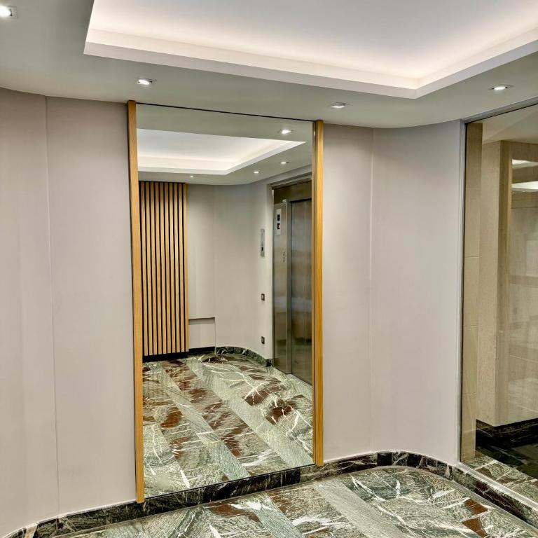 Le Berri Chic Studio-Steps from Champs-Élysées - One-Bedroom Apartment - 16
