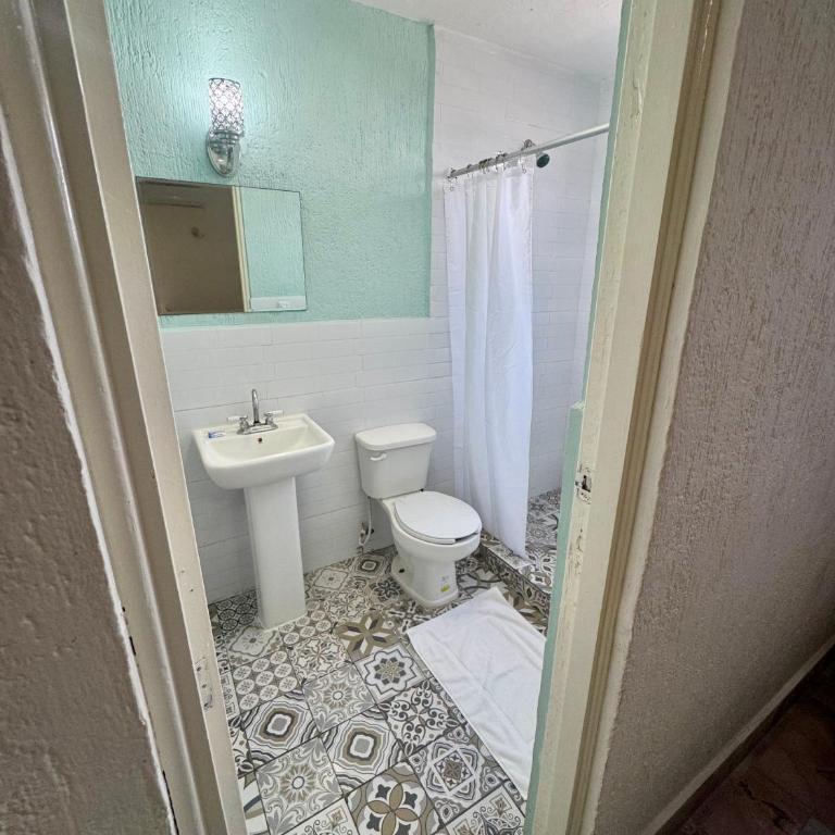 Hotel Farallon Inn Cancún - Deluxe Quadruple Room - 6
