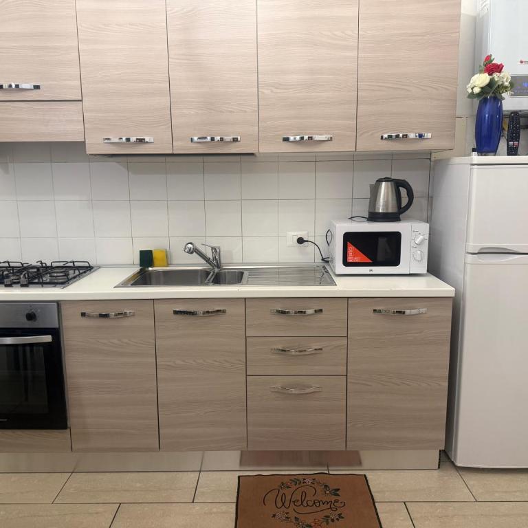 Milan Central Station Bliss - Appartamento con 3 Camere da Letto e con Balcone - 54