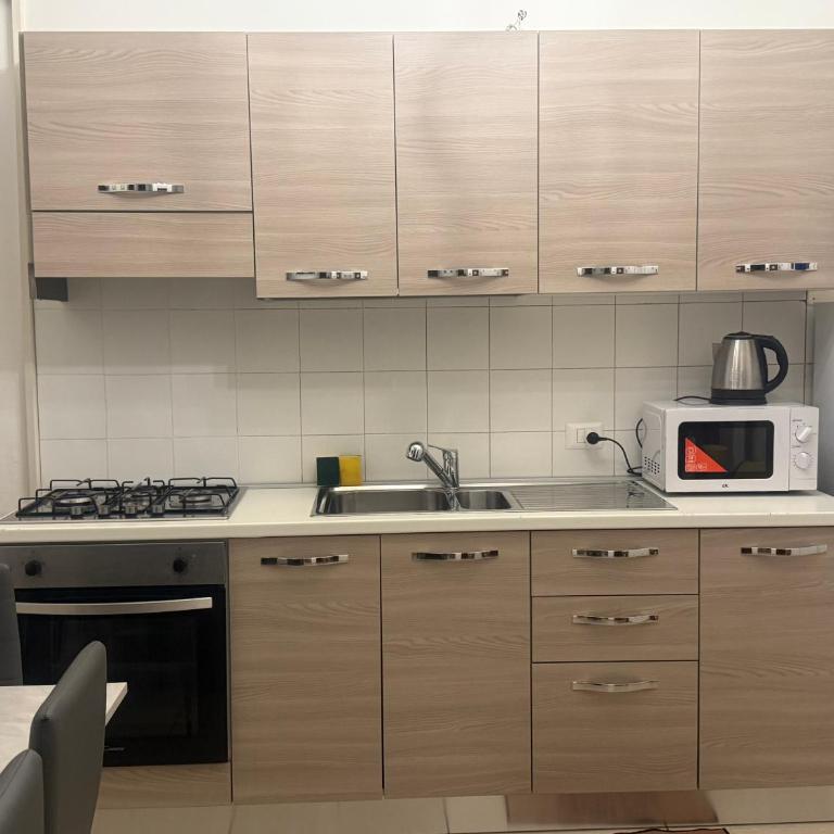 Milan Central Station Bliss - Appartamento con 3 Camere da Letto e con Balcone - 59